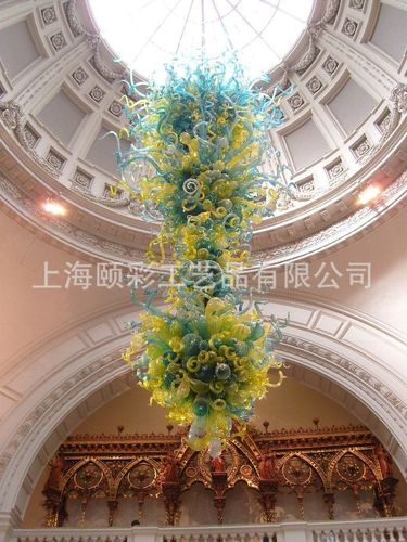 光与火的淬炼——手工吹制艺术玻璃在现代星级酒店陈设中的美学与价值